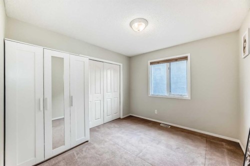82 Mt Gibraltar Heights Se, Calgary, AB 
