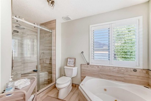 82 Mt Gibraltar Heights Se, Calgary, AB 