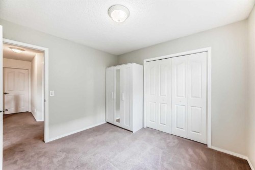 82 Mt Gibraltar Heights Se, Calgary, AB 