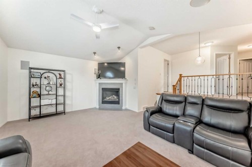 82 Mt Gibraltar Heights Se, Calgary, AB 