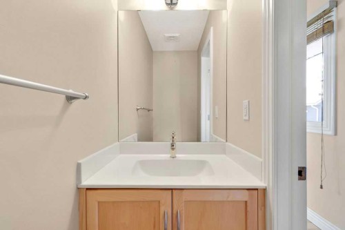 252-66 Glamis Green Sw, Calgary, AB - Indoor Photo Showing Bathroom
