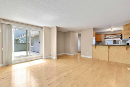 252-66 Glamis Green Sw, Calgary, AB - Indoor Photo Showing Kitchen