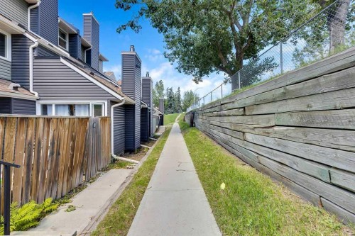 252-66 Glamis Green Sw, Calgary, AB - Outdoor
