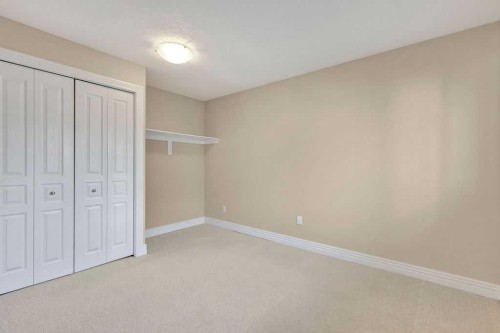 252-66 Glamis Green Sw, Calgary, AB - Indoor Photo Showing Other Room