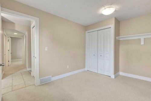252-66 Glamis Green Sw, Calgary, AB - Indoor Photo Showing Other Room