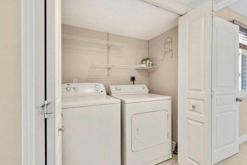 252-66 Glamis Green Sw, Calgary, AB - Indoor Photo Showing Laundry Room