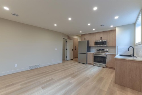 147 Heston Street Nw, Calgary, AB 