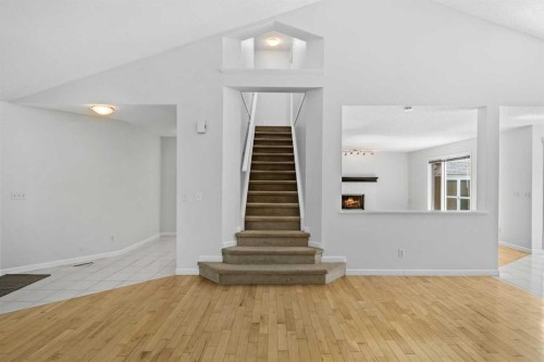 88 Sandringham Close Nw, Calgary, AB - Indoor Photo Showing Other Room