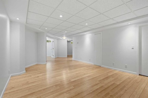 88 Sandringham Close Nw, Calgary, AB - Indoor Photo Showing Other Room