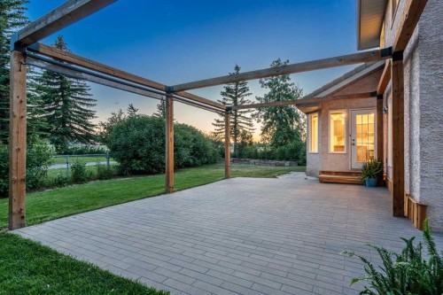 88 Sandringham Close Nw, Calgary, AB - Outdoor