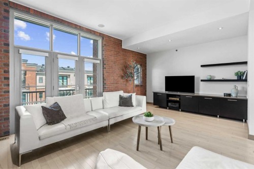 610 Aspen Meadows Hill Sw, Calgary, AB - Indoor Photo Showing Living Room