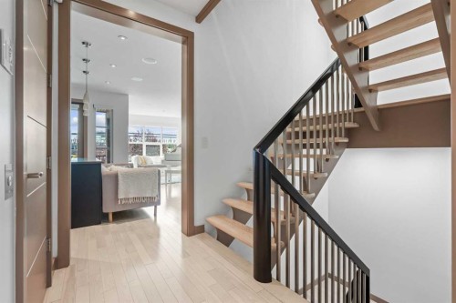 610 Aspen Meadows Hill Sw, Calgary, AB - Indoor Photo Showing Other Room