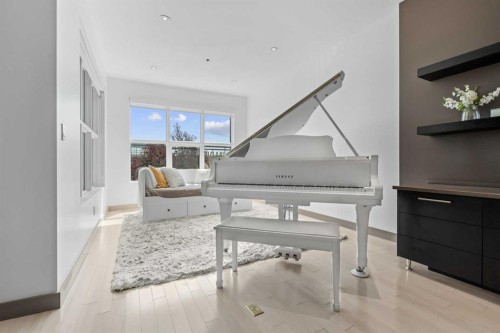 610 Aspen Meadows Hill Sw, Calgary, AB - Indoor