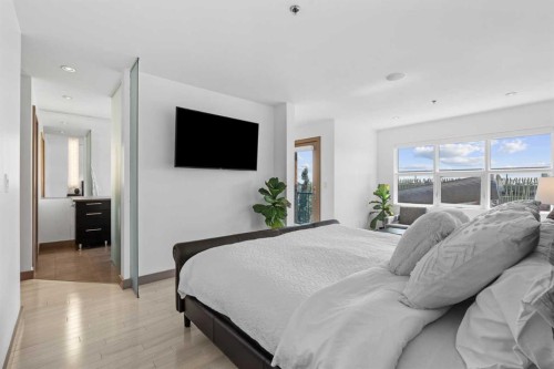 610 Aspen Meadows Hill Sw, Calgary, AB - Indoor Photo Showing Bedroom