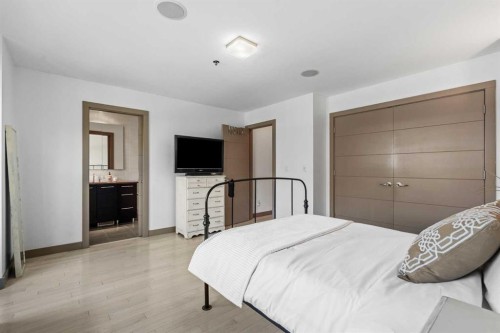 610 Aspen Meadows Hill Sw, Calgary, AB - Indoor Photo Showing Bedroom