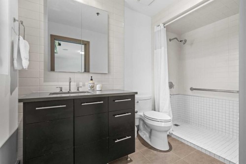 610 Aspen Meadows Hill Sw, Calgary, AB - Indoor Photo Showing Bathroom