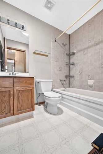 192 Riverbend Drive Se, Calgary, AB 