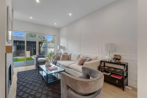 2136 5 Avenue Nw, Calgary, AB - Indoor Photo Showing Living Room