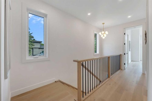 2136 5 Avenue Nw, Calgary, AB - Indoor Photo Showing Other Room
