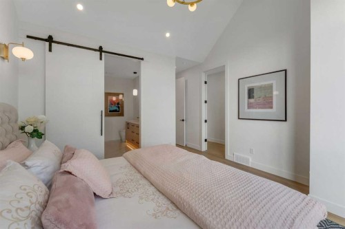 2136 5 Avenue Nw, Calgary, AB - Indoor Photo Showing Bedroom