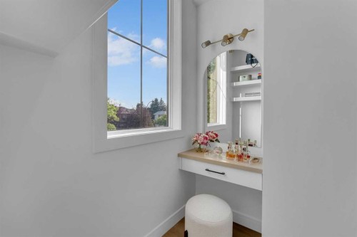 2136 5 Avenue Nw, Calgary, AB - Indoor
