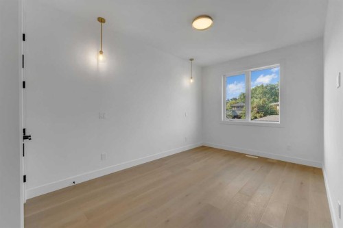 2136 5 Avenue Nw, Calgary, AB - Indoor Photo Showing Other Room