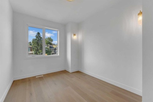 2136 5 Avenue Nw, Calgary, AB - Indoor Photo Showing Other Room