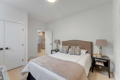 2136 5 Avenue Nw, Calgary, AB - Indoor Photo Showing Bedroom