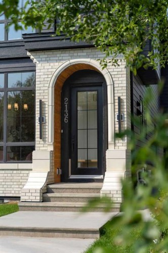 2136 5 Avenue Nw, Calgary, AB - Outdoor