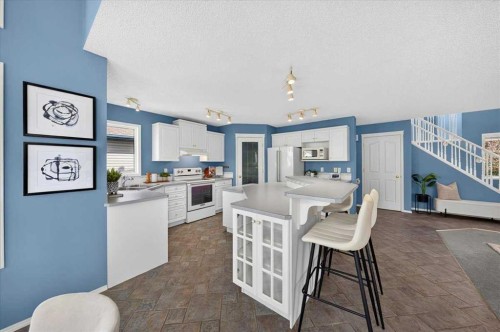 232 Douglas Glen Close Se, Calgary, AB - Indoor