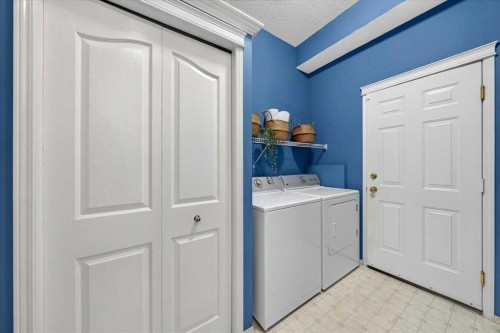 232 Douglas Glen Close Se, Calgary, AB - Indoor Photo Showing Laundry Room