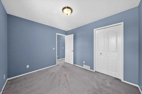 232 Douglas Glen Close Se, Calgary, AB - Indoor Photo Showing Other Room