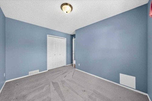 232 Douglas Glen Close Se, Calgary, AB - Indoor Photo Showing Other Room