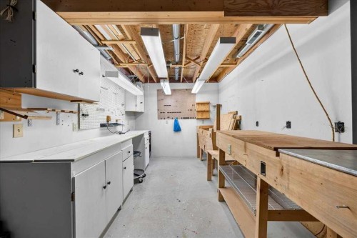 232 Douglas Glen Close Se, Calgary, AB - Indoor Photo Showing Other Room