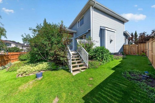 232 Douglas Glen Close Se, Calgary, AB - Outdoor