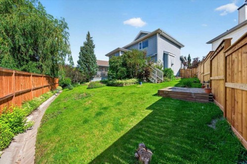 232 Douglas Glen Close Se, Calgary, AB - Outdoor