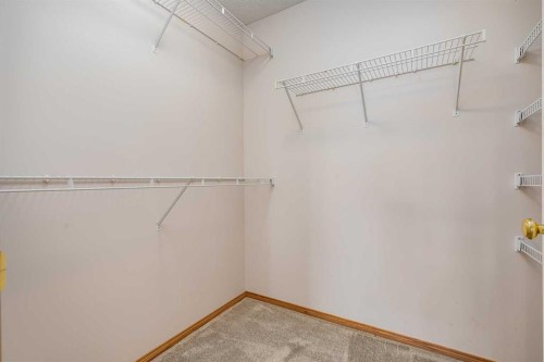 249 Scotia Point Nw, Calgary, AB - Indoor With Storage