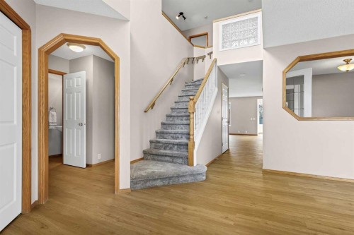 249 Scotia Point Nw, Calgary, AB - Indoor Photo Showing Other Room