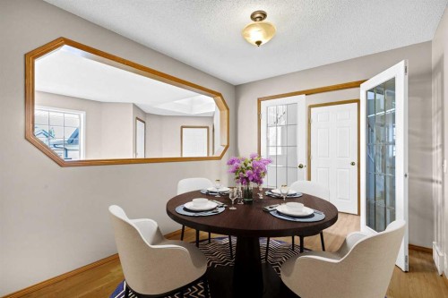 249 Scotia Point Nw, Calgary, AB - Indoor Photo Showing Other Room