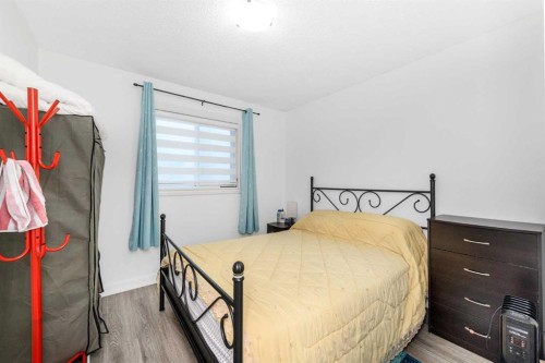 5 Citadel Hills Circle Nw, Calgary, AB - Indoor Photo Showing Bedroom