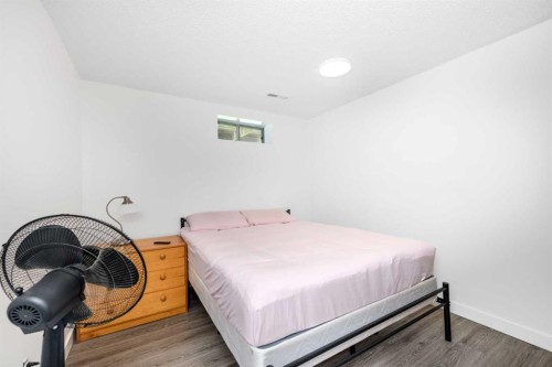 5 Citadel Hills Circle Nw, Calgary, AB - Indoor Photo Showing Bedroom