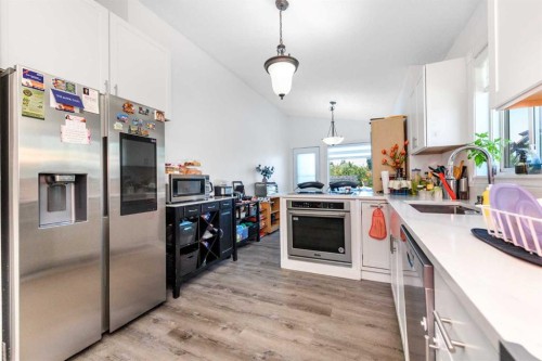 5 Citadel Hills Circle Nw, Calgary, AB - Indoor Photo Showing Kitchen