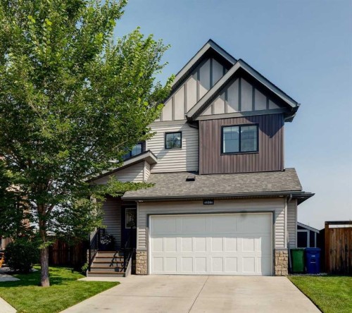 126 Reunion Landing NW Airdrie, AB T4B 3W4