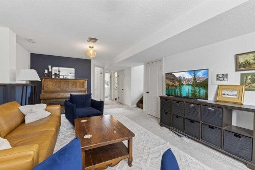 151 Balsam Crescent, Olds, AB - Indoor Photo Showing Living Room