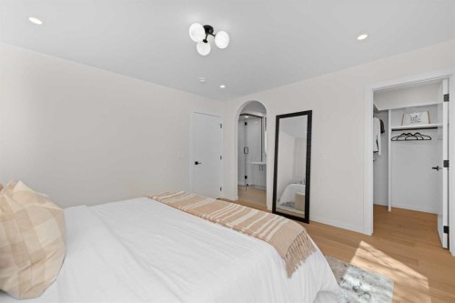 88 Cheyenne Crescent Nw, Calgary, AB - Indoor Photo Showing Bedroom