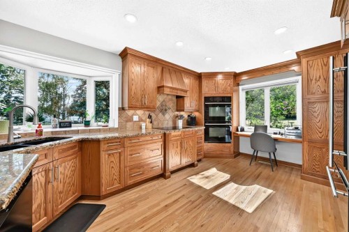 10416 Mapleridge Crescent Se, Calgary, AB - Indoor Photo Showing Kitchen