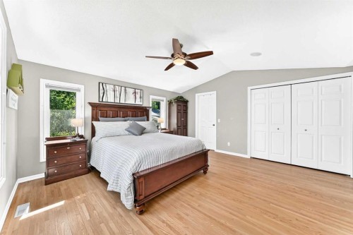 10416 Mapleridge Crescent Se, Calgary, AB - Indoor Photo Showing Bedroom