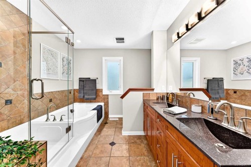 10416 Mapleridge Crescent Se, Calgary, AB - Indoor Photo Showing Bathroom