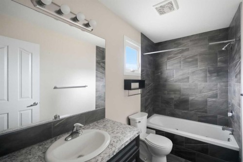 118 Dovertree Place Se, Calgary, AB - Indoor Photo Showing Bathroom
