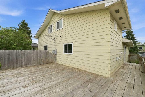 118 Dovertree Place Se, Calgary, AB - Outdoor With Exterior